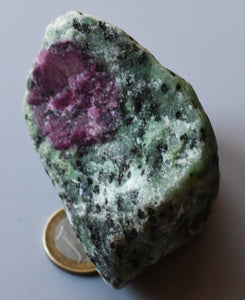 Rubin x in Zoisit
