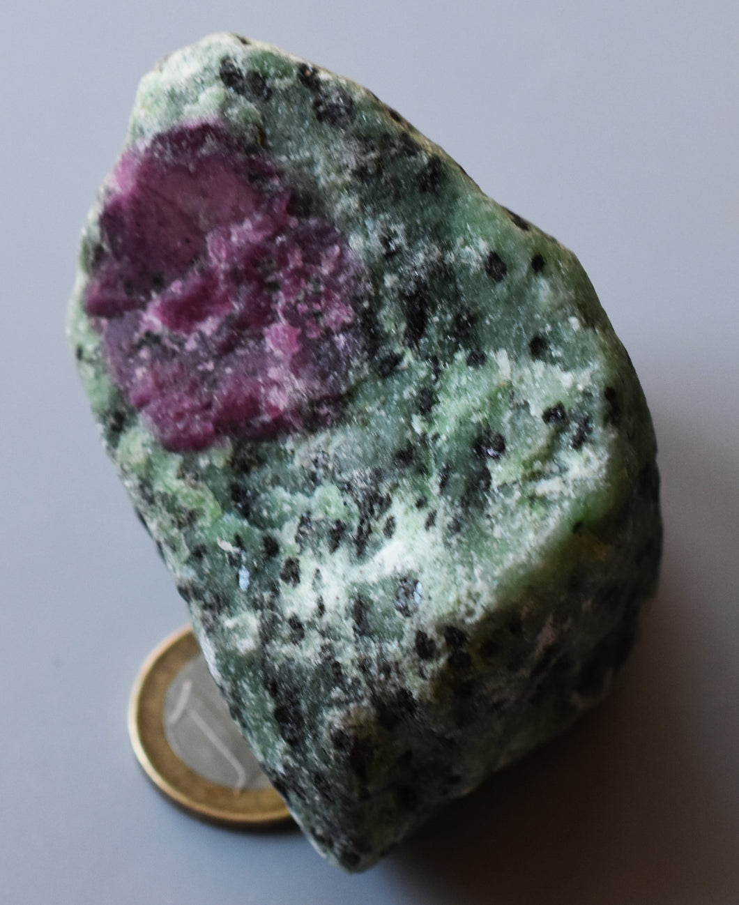 Rubin x in Zoisit