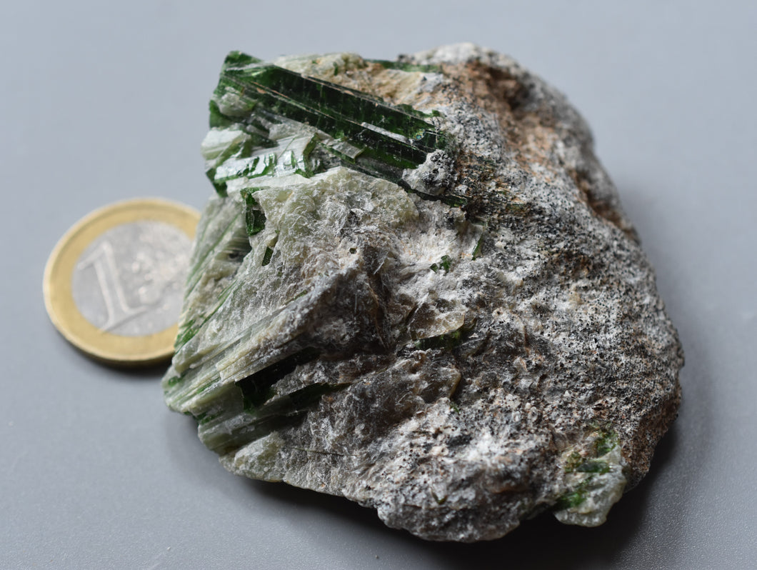 verdelite x ( tourmaline, elbaite )